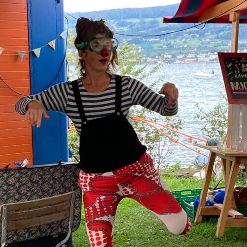 Lillith mit Taucherbrille